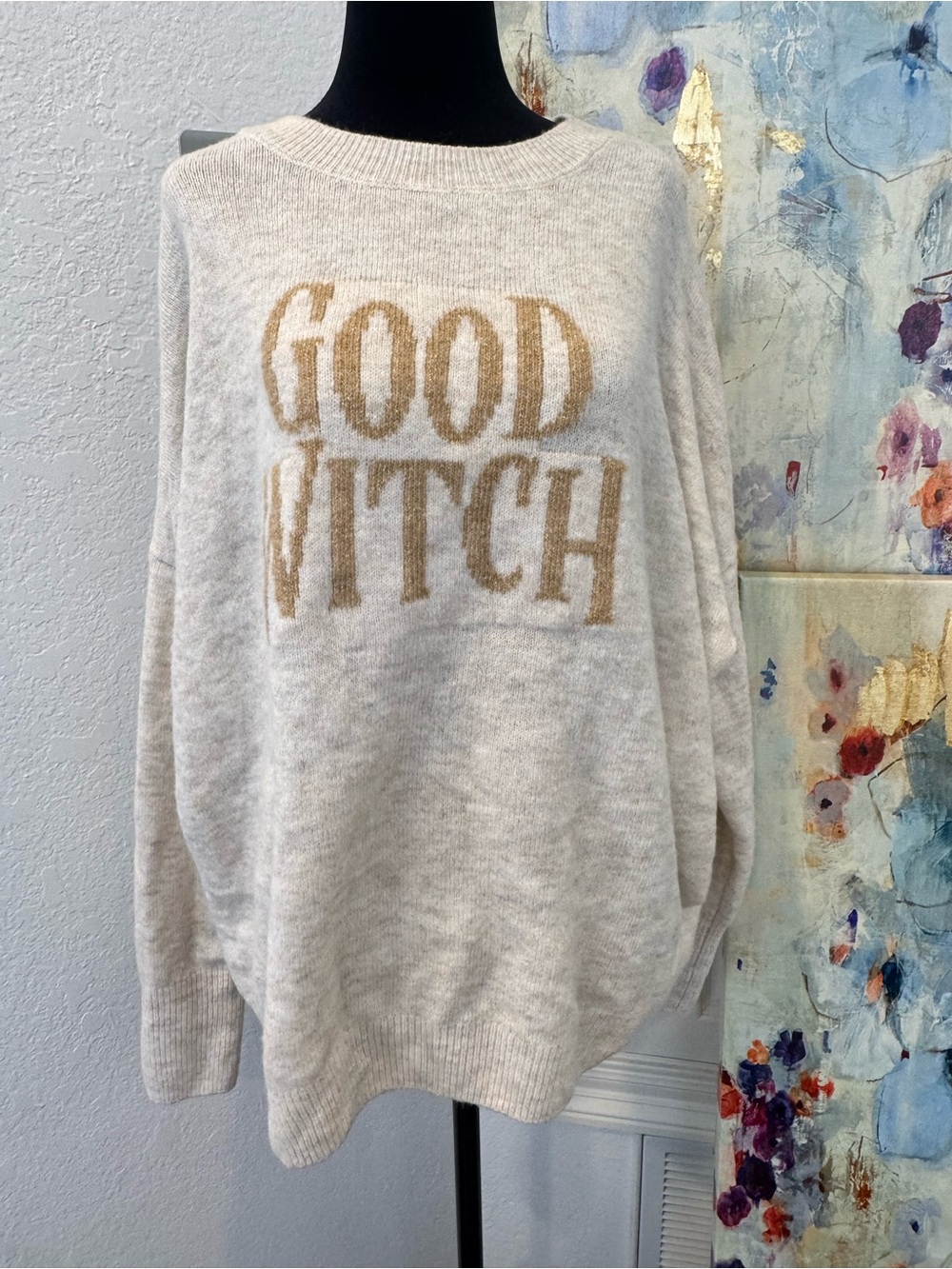 Vince Camuto Sz XXL Cream Crewneck Sweater with Gold 'GOOD WITCH' Lettering